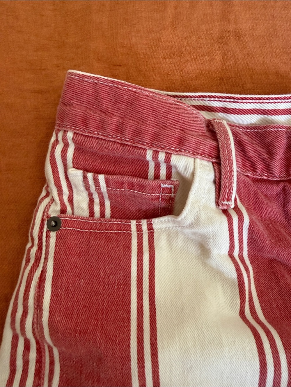 Frame Denim Red and White Striped High-Rise Jean Shorts - Picture 4 of 6